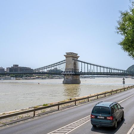 Danube Waterfront View At Chain Bridge Budapest Ngoại thất bức ảnh