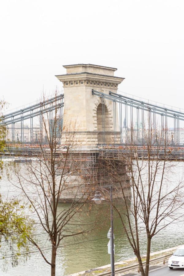 Danube Waterfront View At Chain Bridge Budapest Ngoại thất bức ảnh