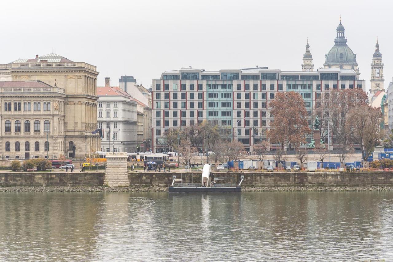 Danube Waterfront View At Chain Bridge Budapest Ngoại thất bức ảnh